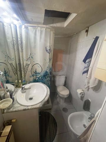 Rekkehus til salgs i Entrevías, Madrid by - € 229 990 (Ref: 9990977)