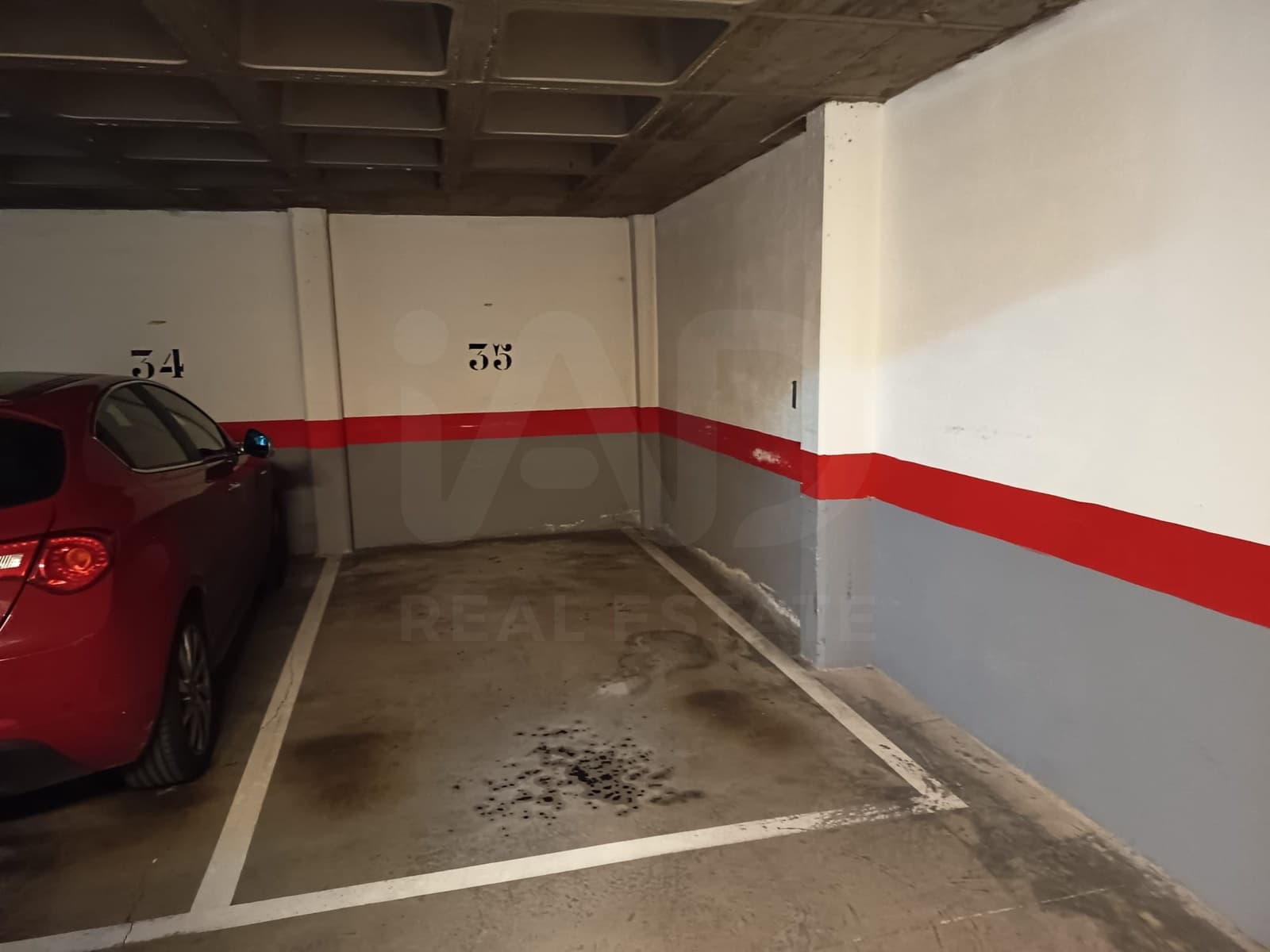 Garage till salu i Madrid stad - 27 452 € (Ref: 9990978)