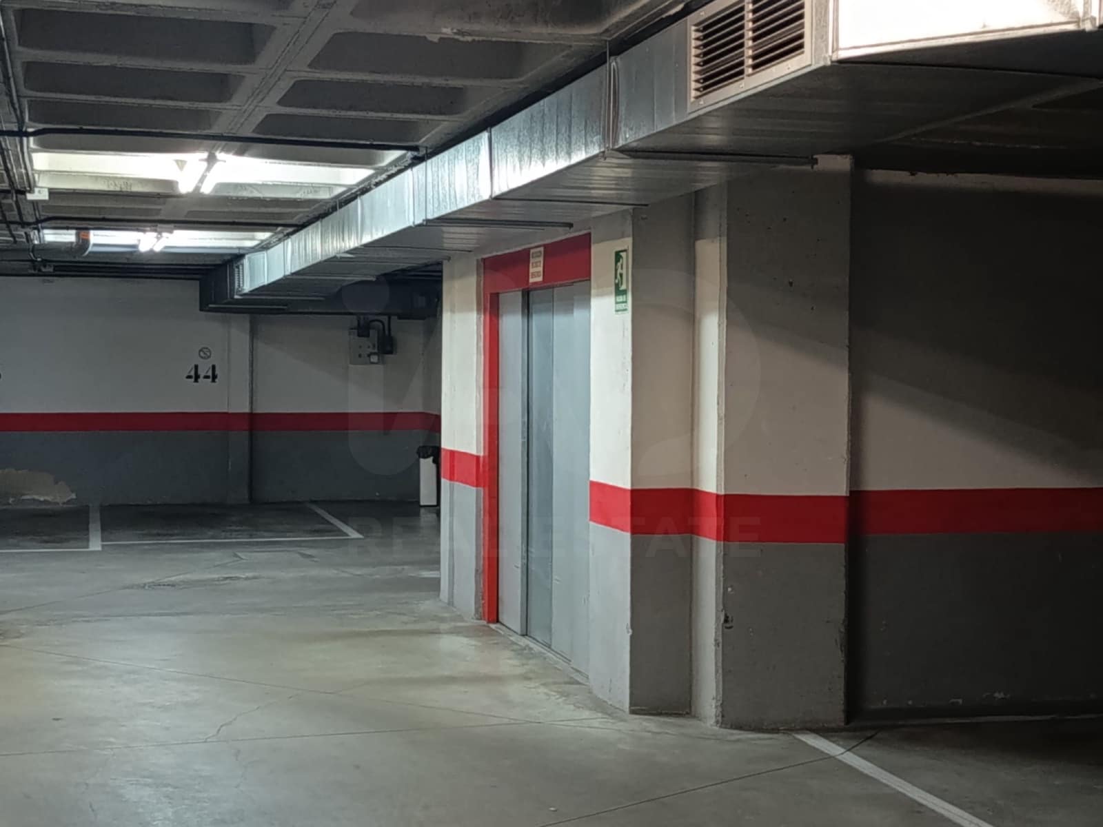 Garage till salu i Madrid stad - 27 452 € (Ref: 9990978)
