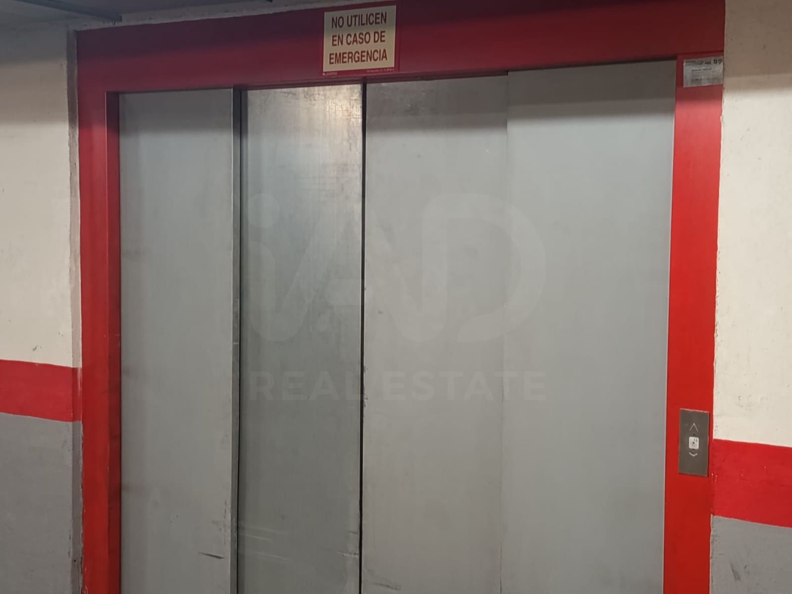 Garage till salu i Madrid stad - 27 452 € (Ref: 9990978)
