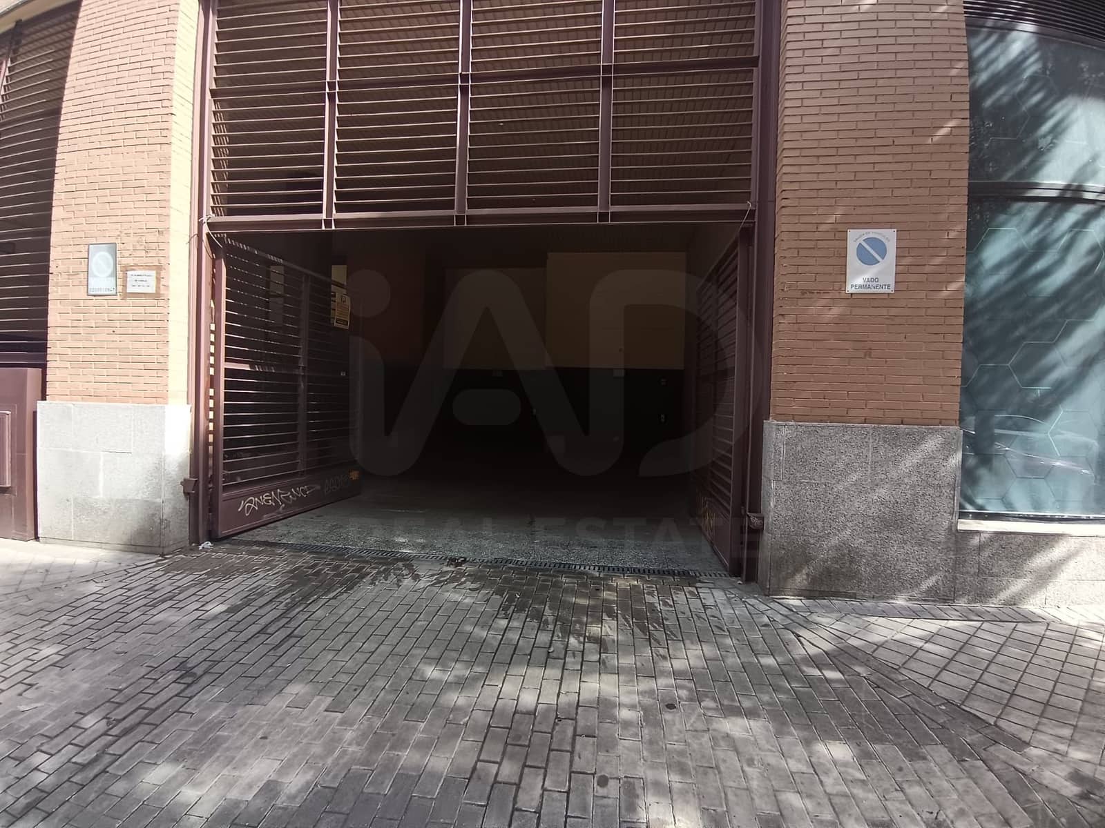 Garage till salu i Madrid stad - 27 452 € (Ref: 9990978)
