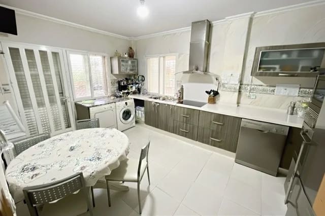 4 soveværelse Byhus til salg i Llano de Brujas, Murcia by med garage - € 239.000 (Ref: 9990989)