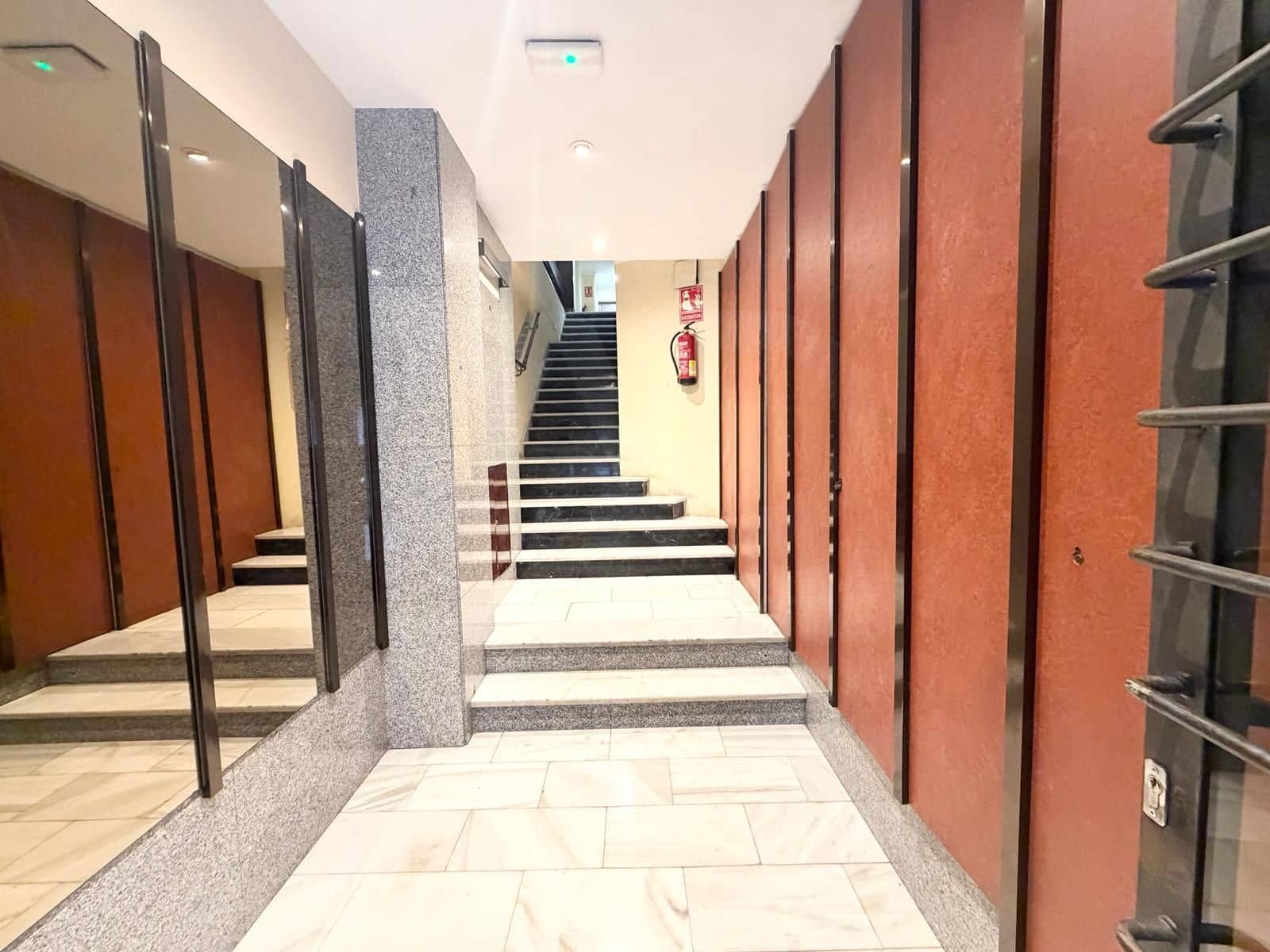 Studio till salu i Madrid stad - 315 000 € (Ref: 9990991)
