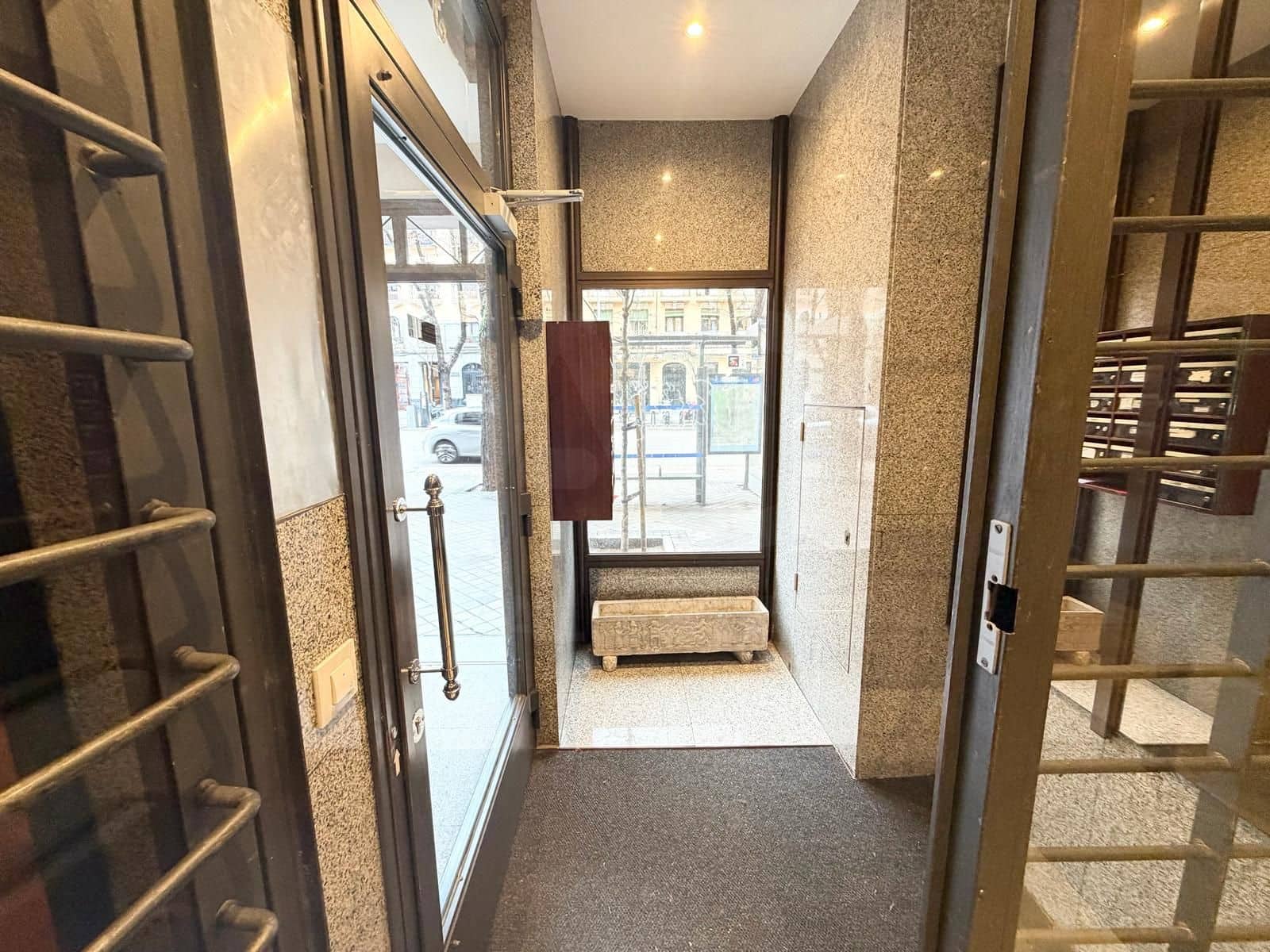 Studio till salu i Madrid stad - 315 000 € (Ref: 9990991)