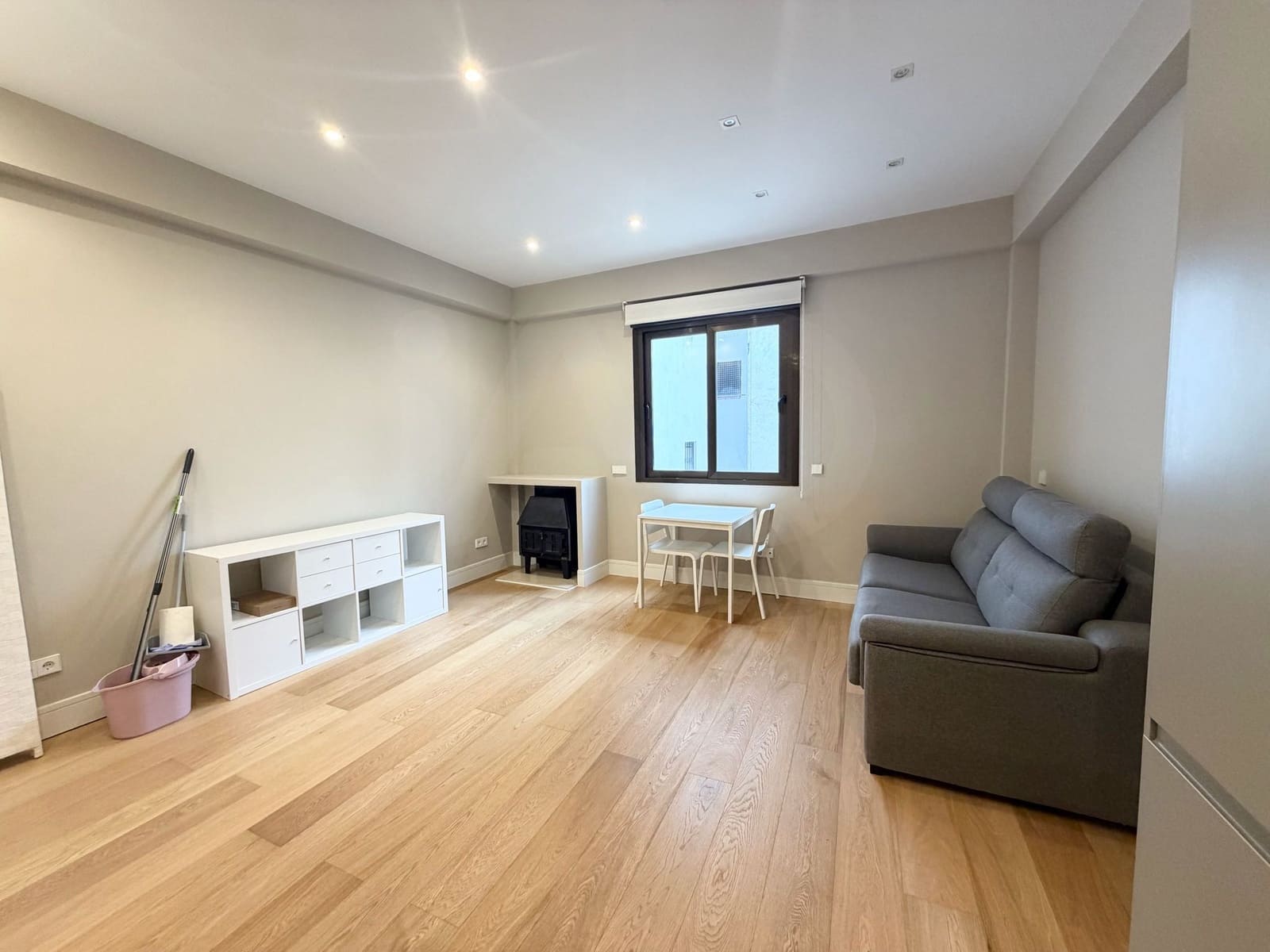 Studio till salu i Madrid stad - 315 000 € (Ref: 9990991)