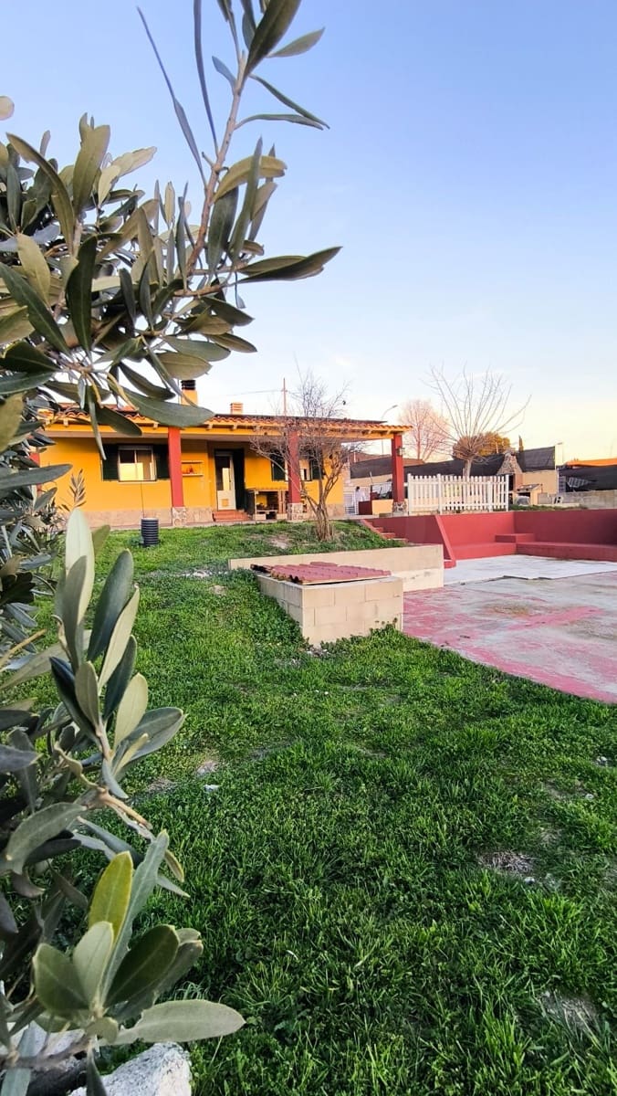 3 sovrum Hus till salu i Madrid stad - 260 000 € (Ref: 9990993)