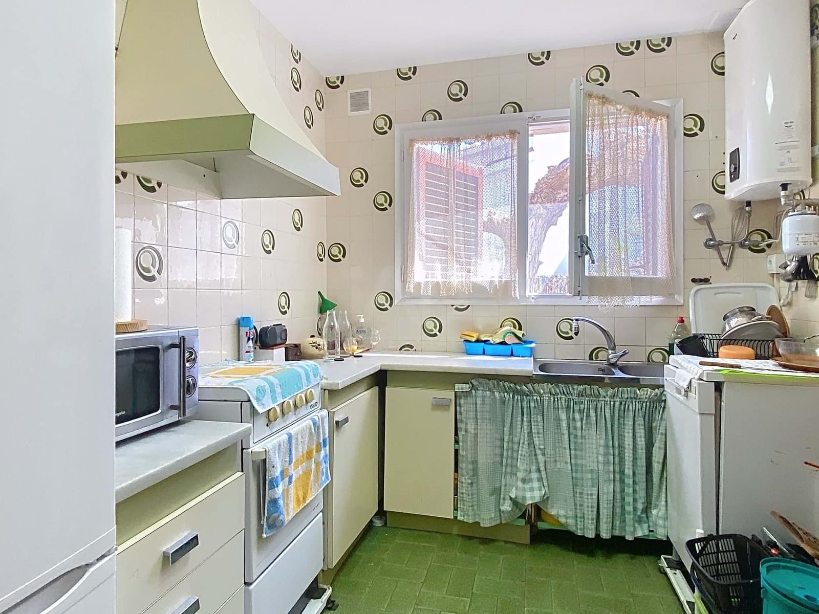 3 bedroom Townhouse for sale in Barcelona city with garage - € 300,000 (Ref: 9990999)