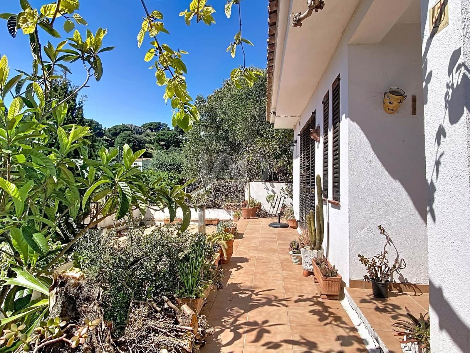 3 bedroom Townhouse for sale in Barcelona city with garage - € 300,000 (Ref: 9990999)