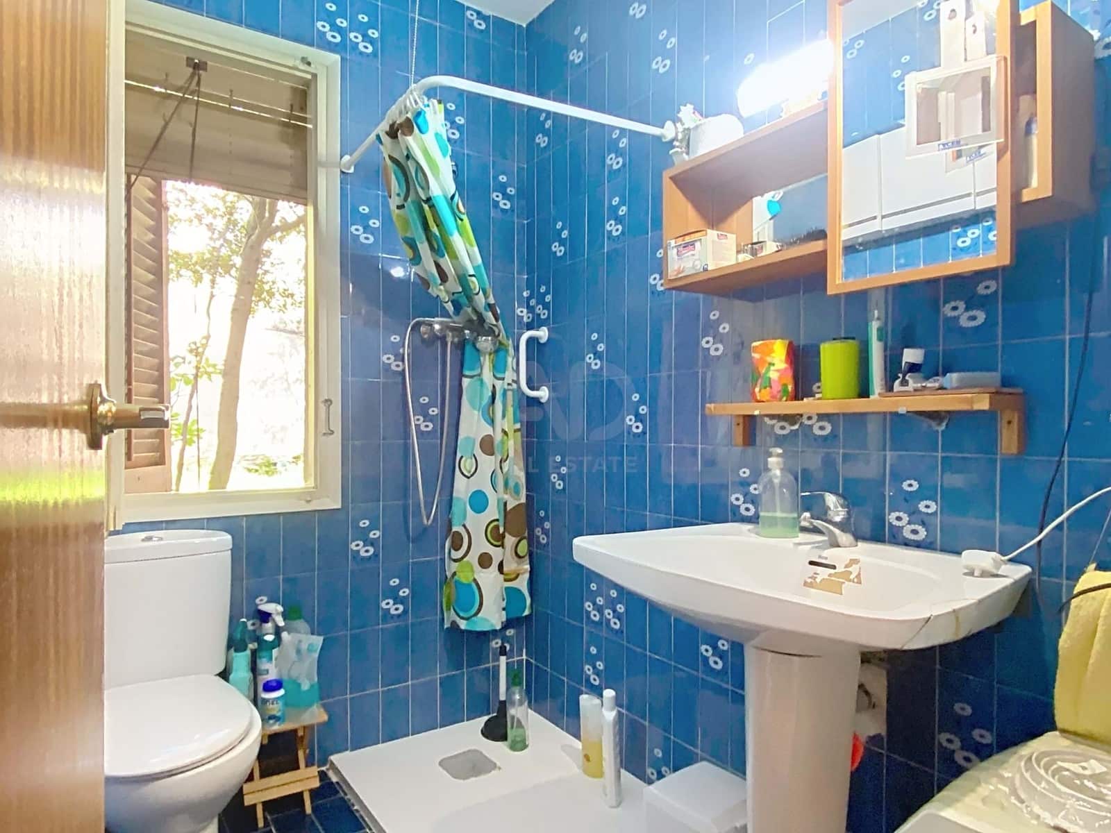 3 bedroom Townhouse for sale in Barcelona city with garage - € 300,000 (Ref: 9990999)