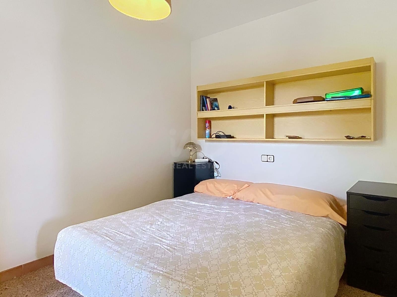 3 bedroom Townhouse for sale in Barcelona city with garage - € 300,000 (Ref: 9990999)