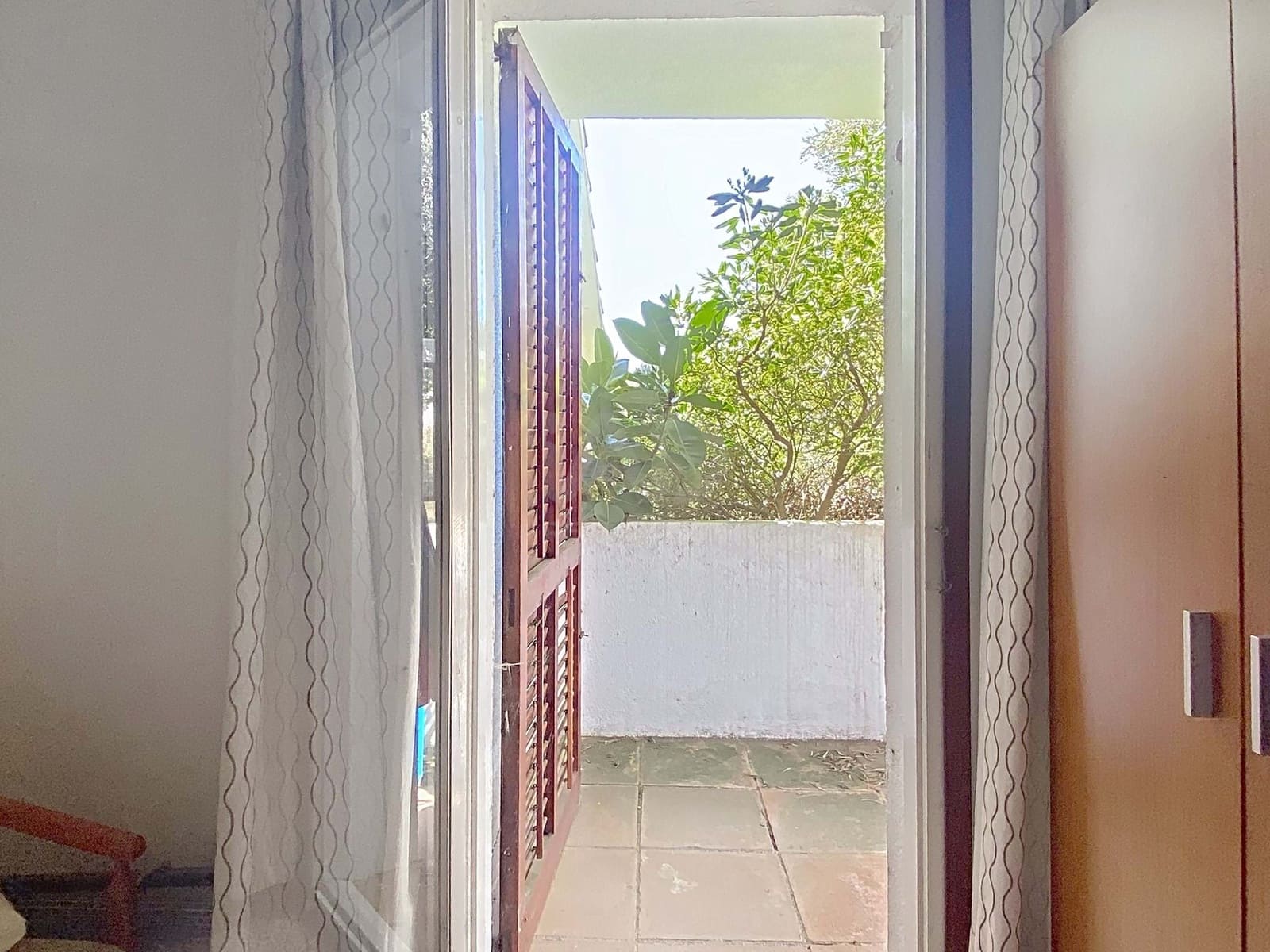 3 bedroom Townhouse for sale in Barcelona city with garage - € 300,000 (Ref: 9990999)