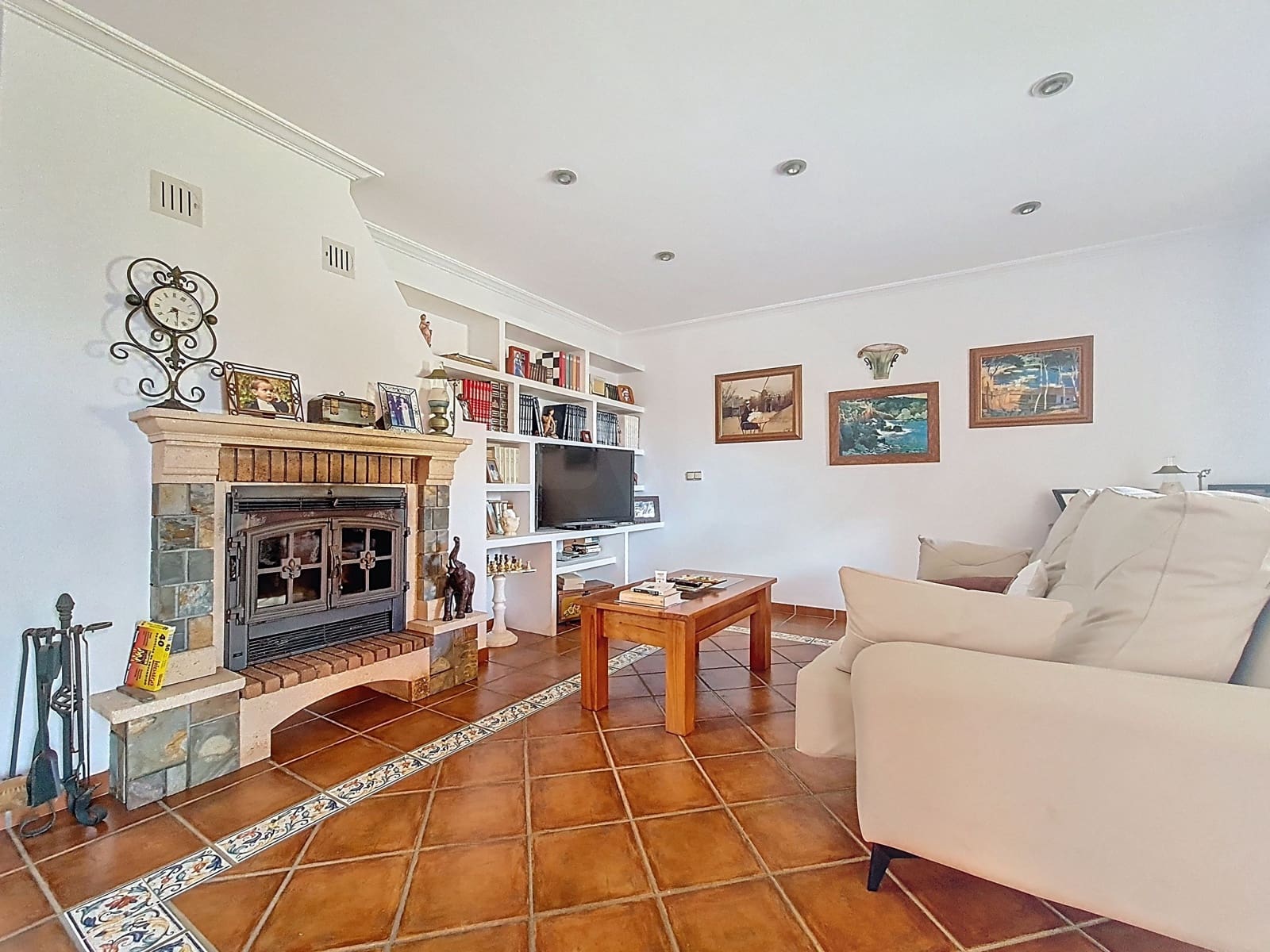 6 soveværelse Villa til salg i Cadiz by med garage - € 475.000 (Ref: 9991000)