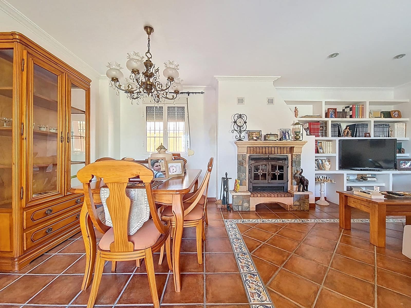 6 soveværelse Villa til salg i Cadiz by med garage - € 475.000 (Ref: 9991000)