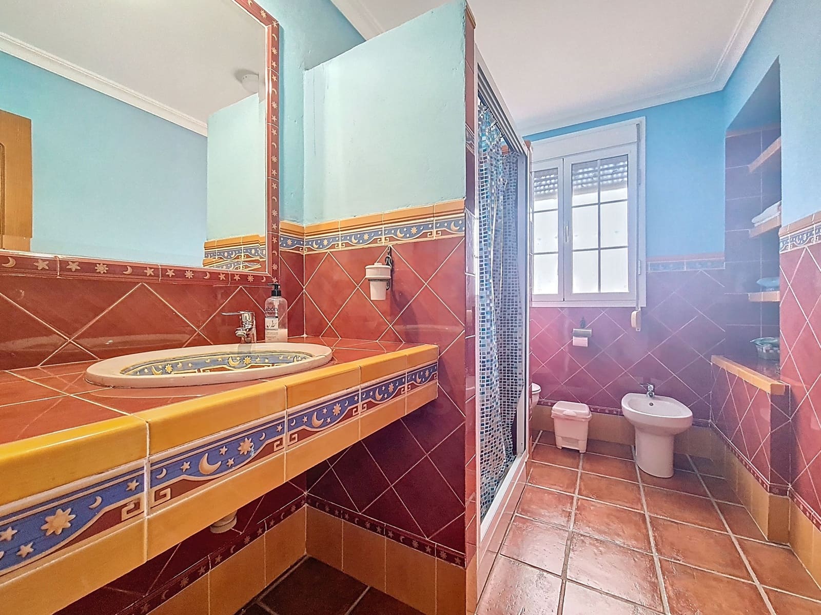 6 soveværelse Villa til salg i Cadiz by med garage - € 475.000 (Ref: 9991000)