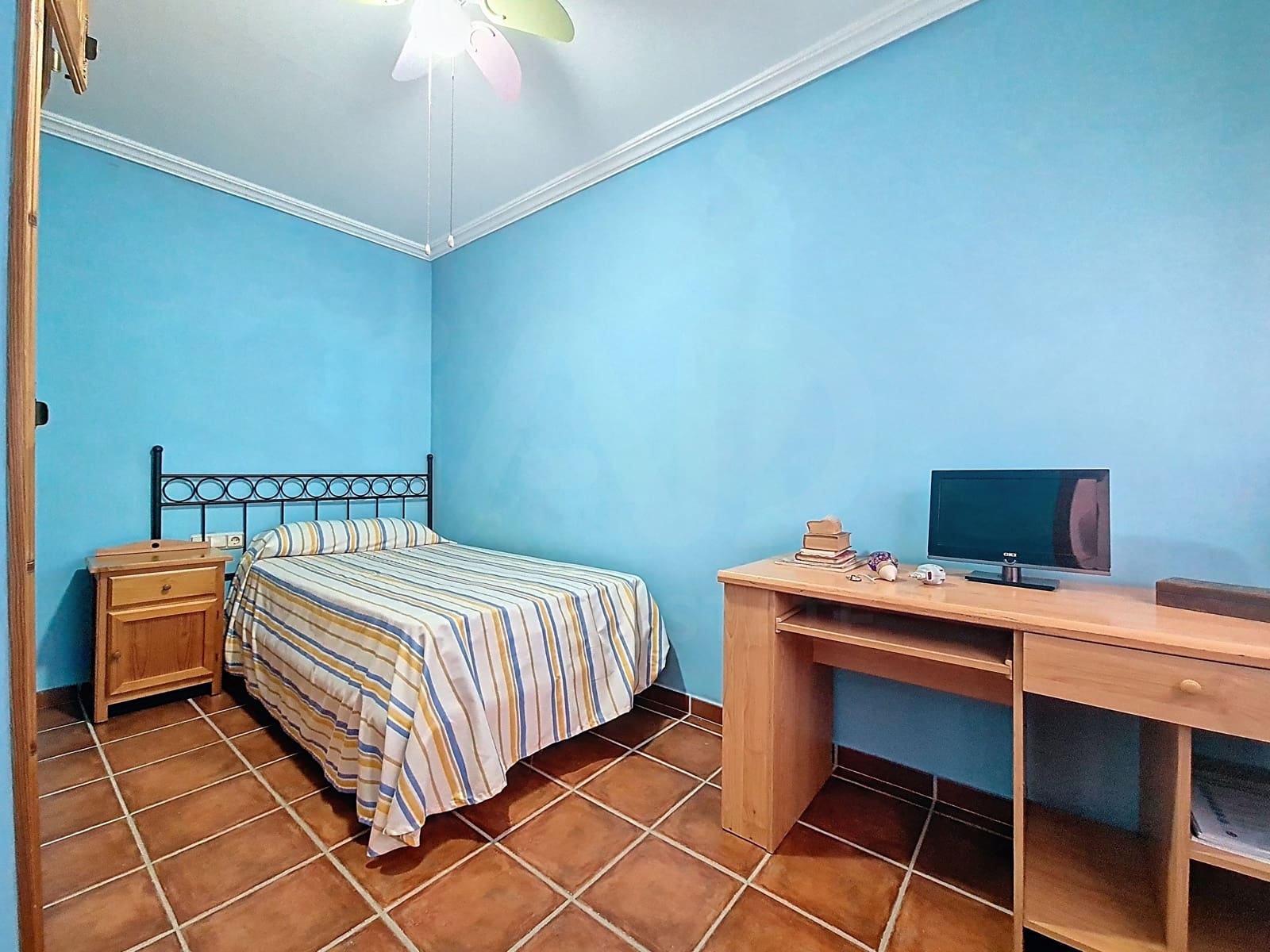 6 soveværelse Villa til salg i Cadiz by med garage - € 475.000 (Ref: 9991000)