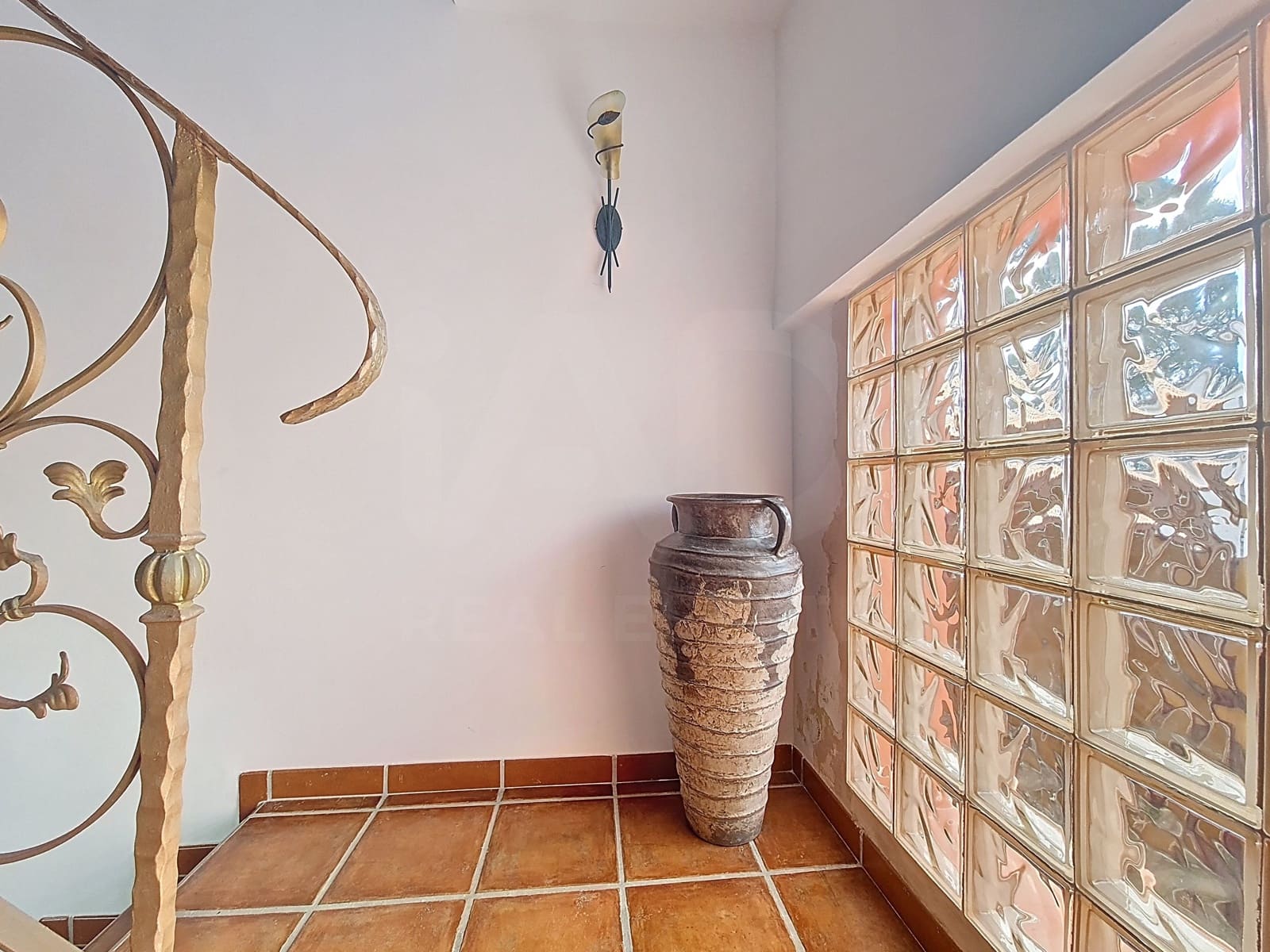 6 soveværelse Villa til salg i Cadiz by med garage - € 475.000 (Ref: 9991000)