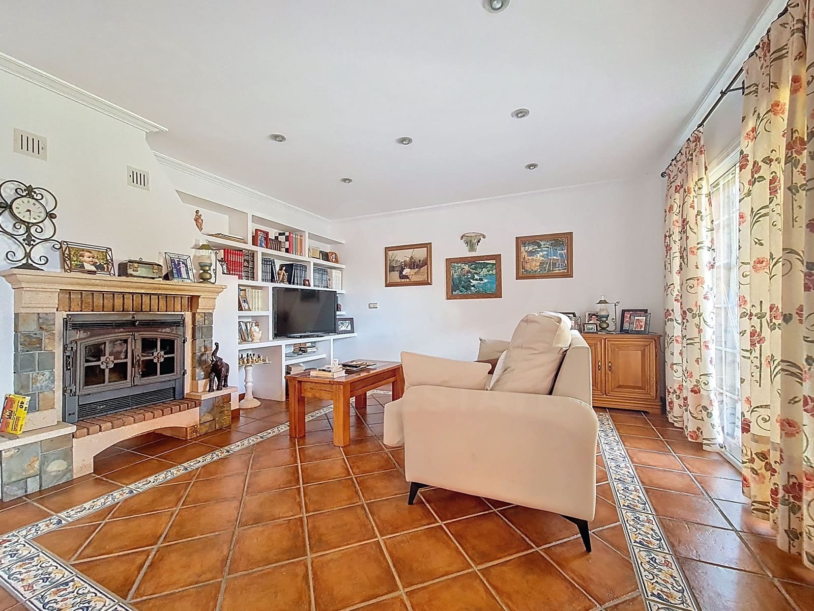 6 soveværelse Villa til salg i Cadiz by med garage - € 475.000 (Ref: 9991000)