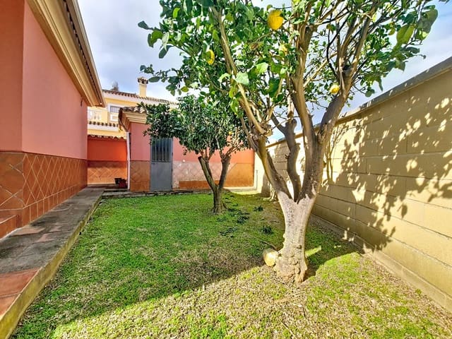 Chalet de 6 habitaciones en Cádiz ciudad en venta con garaje - 475.000 € (Ref: 9991000)