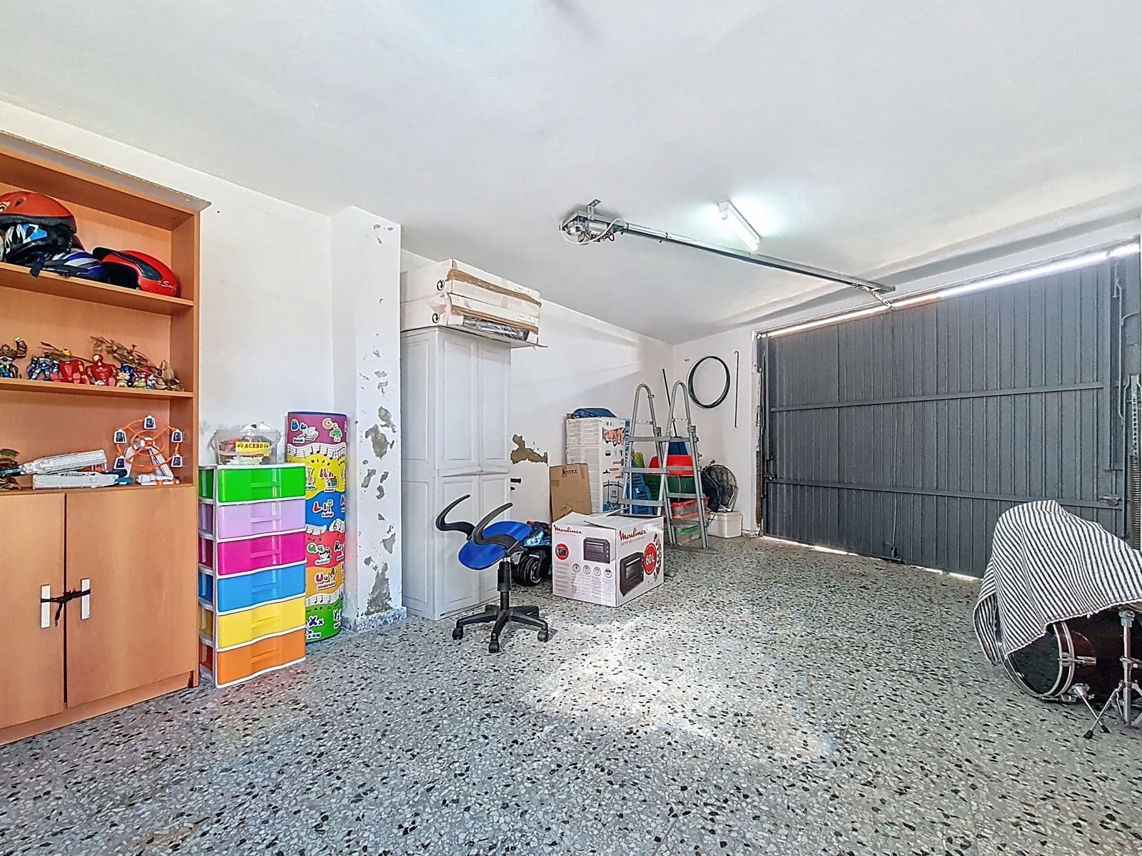 6 soveværelse Villa til salg i Cadiz by med garage - € 475.000 (Ref: 9991000)