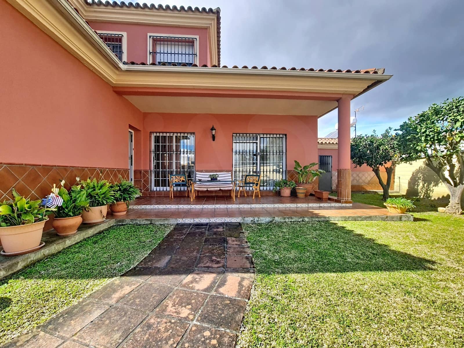 6 soveværelse Villa til salg i Cadiz by med garage - € 475.000 (Ref: 9991000)