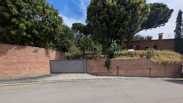Undeveloped Land for sale in Barcelona city - € 280,000 (Ref: 9991003)