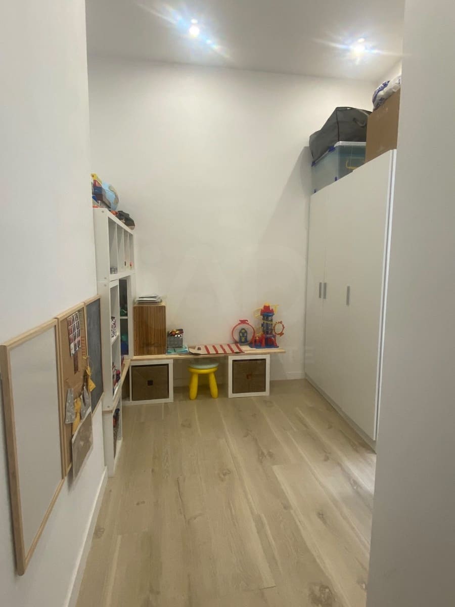 3 chambre Appartement à vendre à Barcelone ville - 215 000 € (Ref: 9991005)