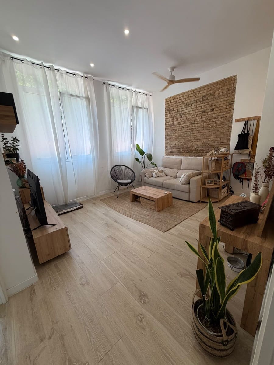 3 chambre Appartement à vendre à Barcelone ville - 215 000 € (Ref: 9991005)