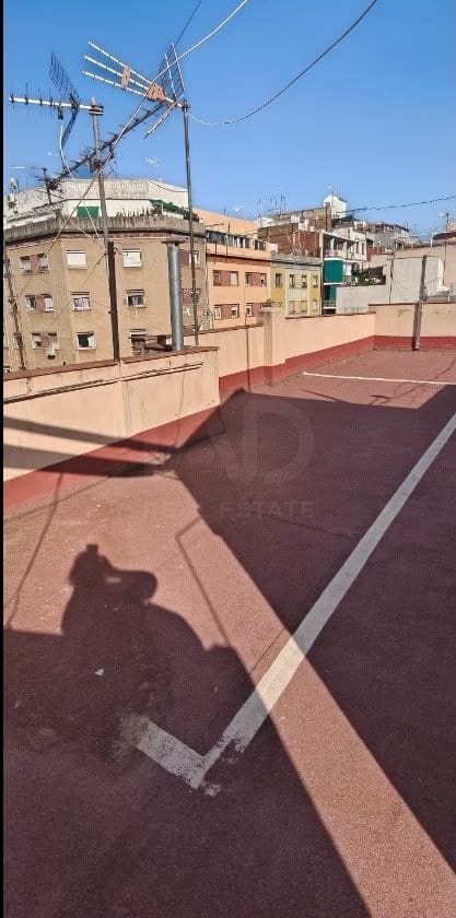 3 bedroom Apartment for sale in L'Hospitalet de Llobregat - € 215,000 (Ref: 9991005)