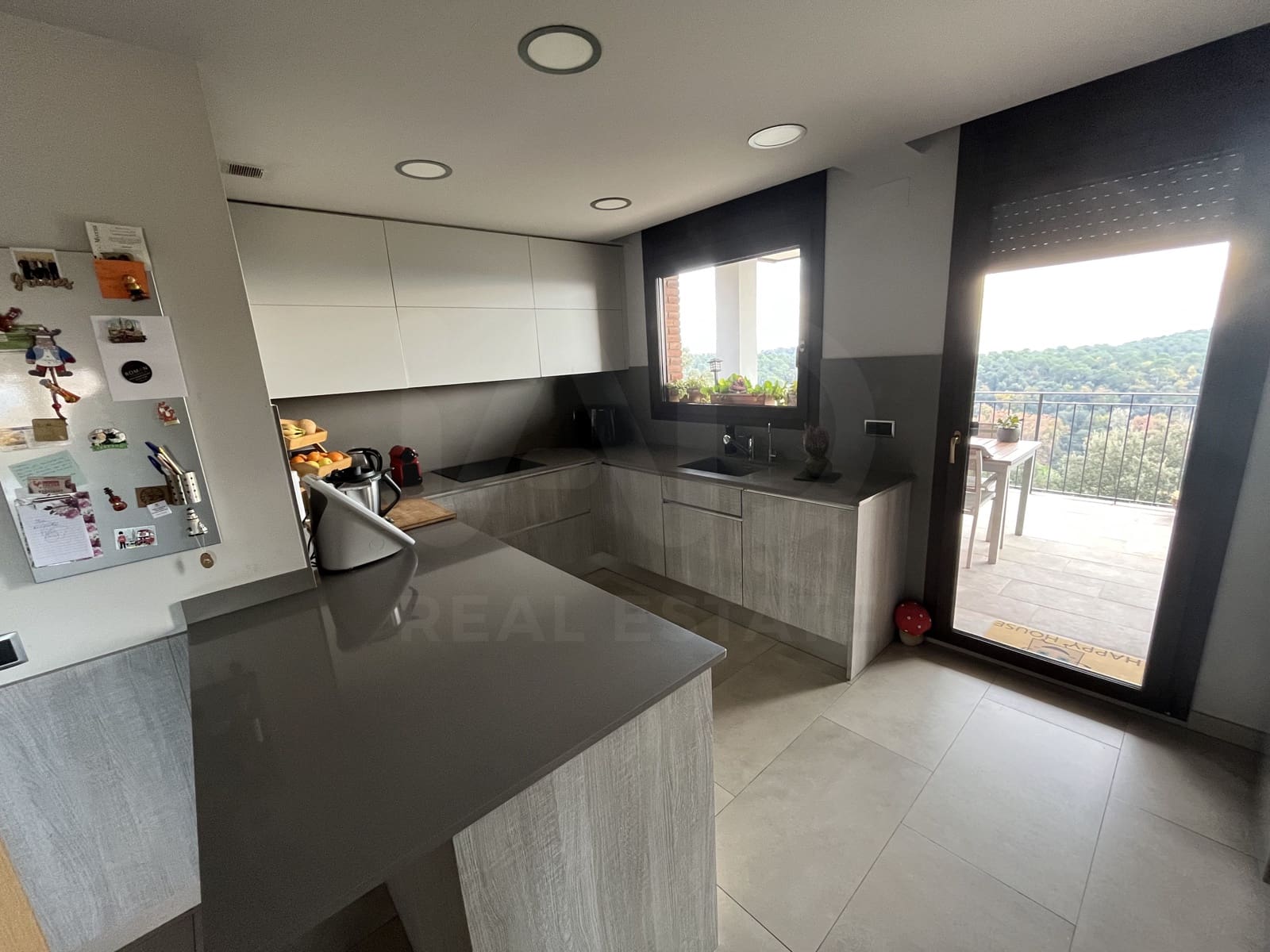 3 slaapkamer Villa te koop in Barcelona stad met garage - € 598.000 (Ref: 9991008)