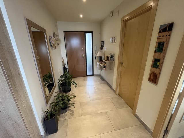 Chalet de 3 habitaciones en Barcelona ciudad en venta con garaje - 598.000 € (Ref: 9991008)