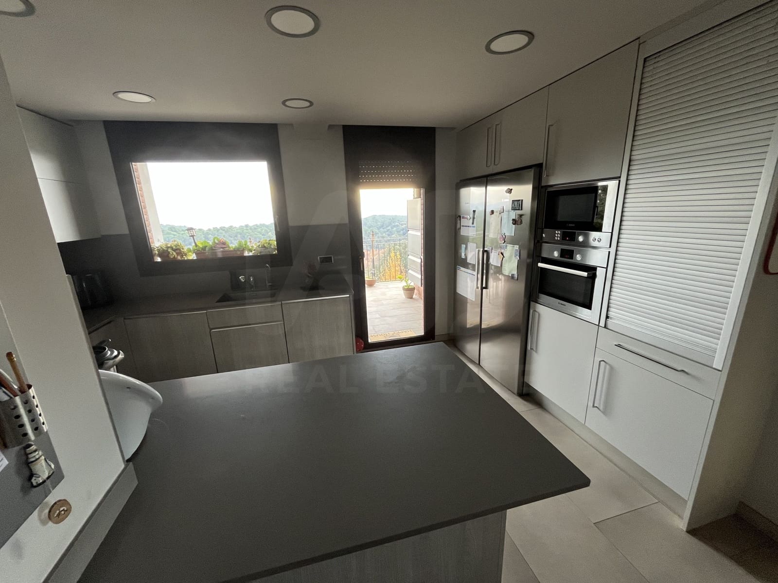 3 slaapkamer Villa te koop in Barcelona stad met garage - € 598.000 (Ref: 9991008)