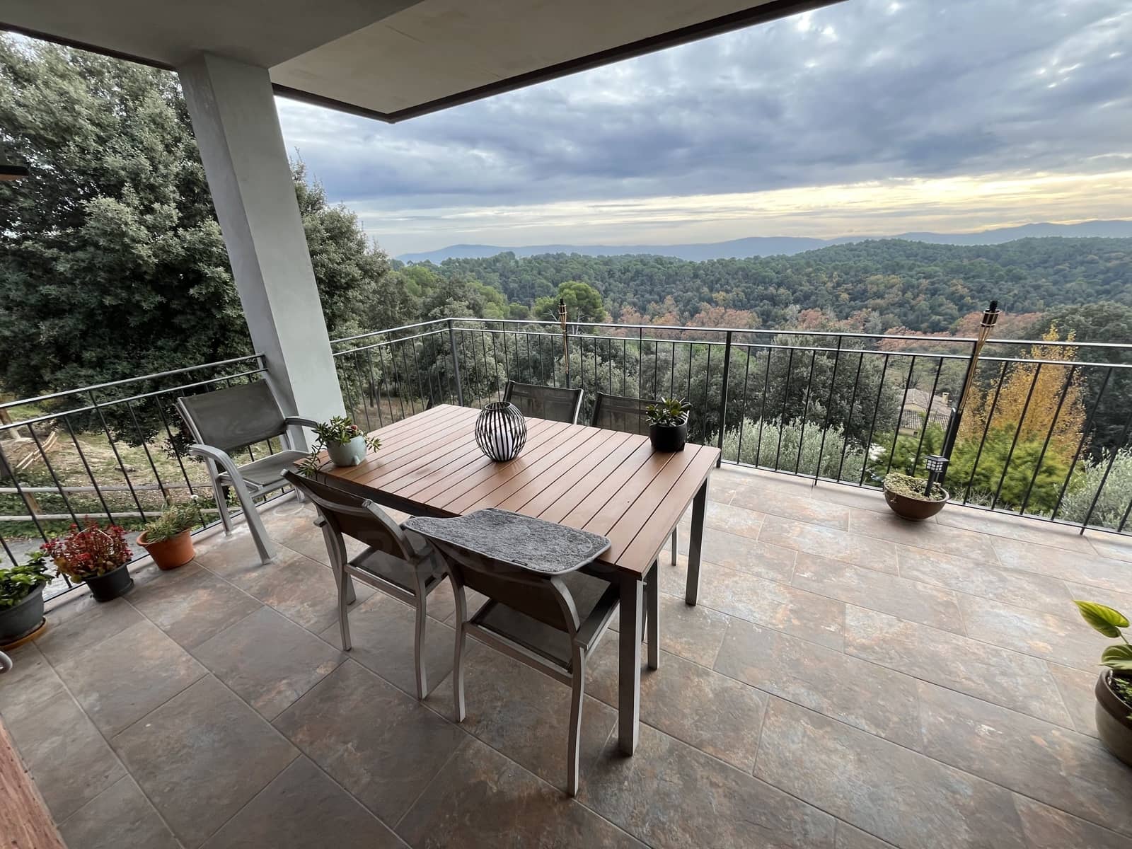 3 slaapkamer Villa te koop in Barcelona stad met garage - € 598.000 (Ref: 9991008)