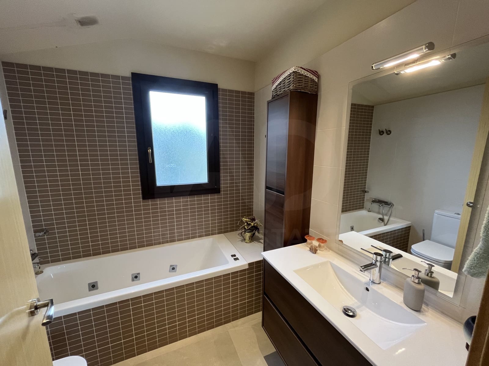 3 slaapkamer Villa te koop in Barcelona stad met garage - € 598.000 (Ref: 9991008)
