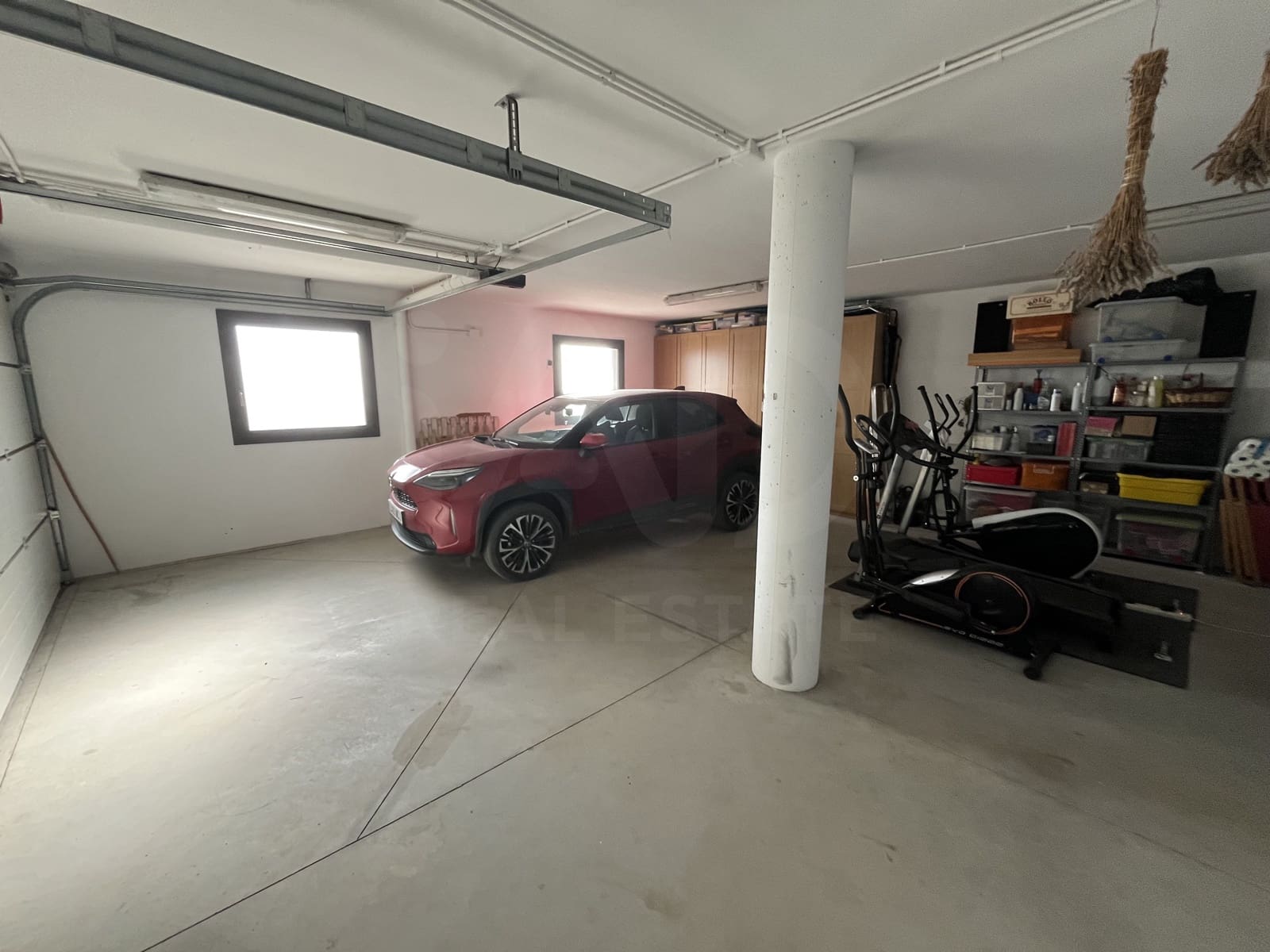 3 slaapkamer Villa te koop in Barcelona stad met garage - € 598.000 (Ref: 9991008)
