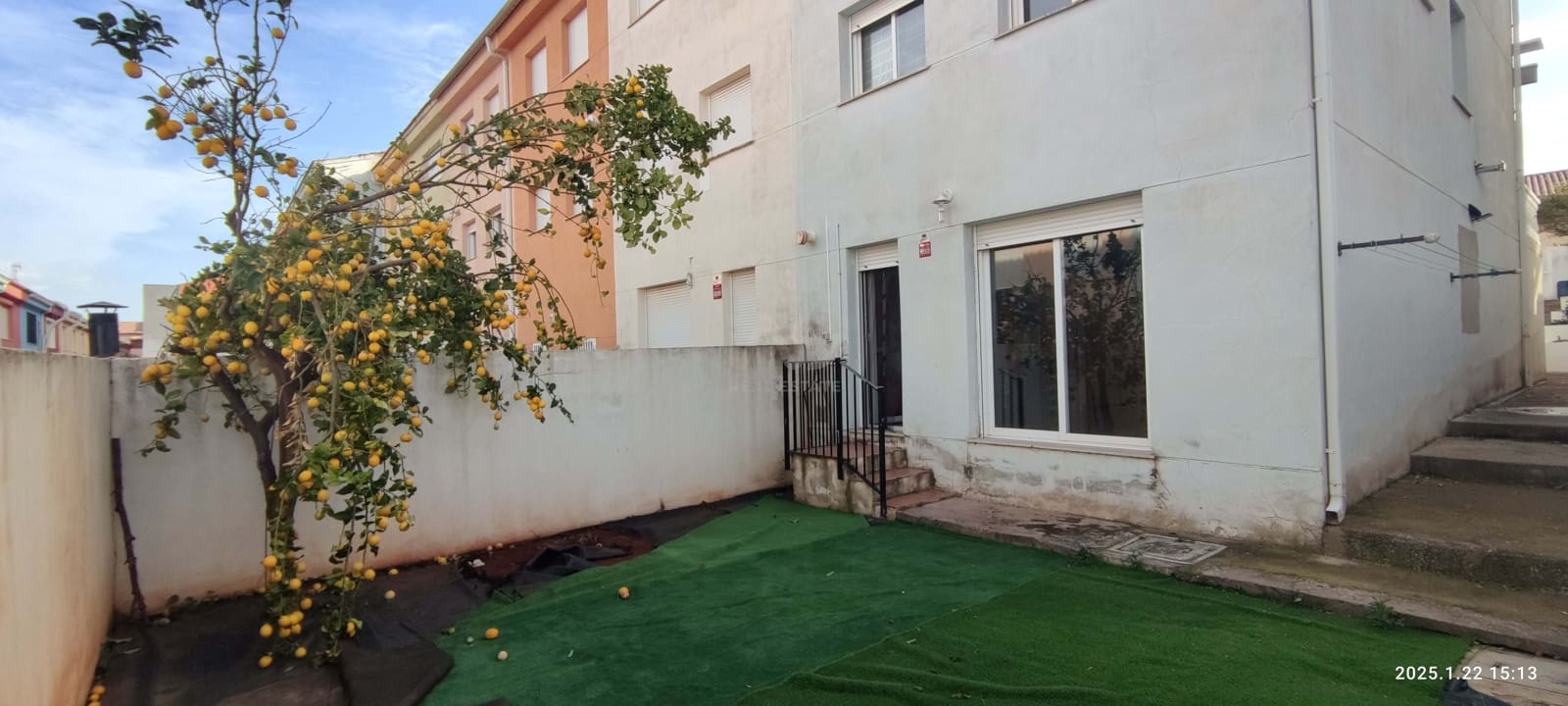 4 soverom Rekkehus til salgs i Costur med garasje - € 195 000 (Ref: 9991009)