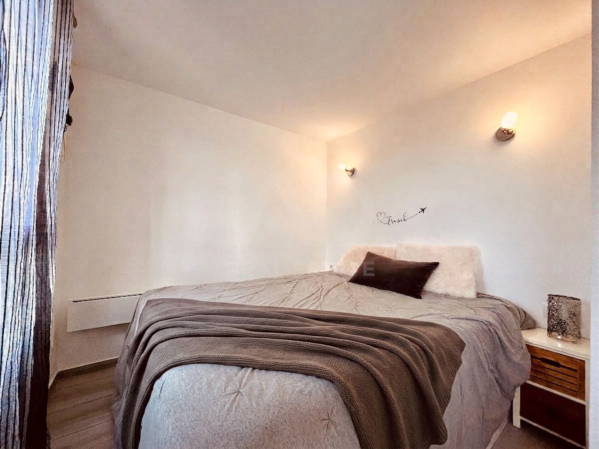1 slaapkamer Appartement te koop in Barcelona stad met zwembad - € 249.000 (Ref: 9991010)