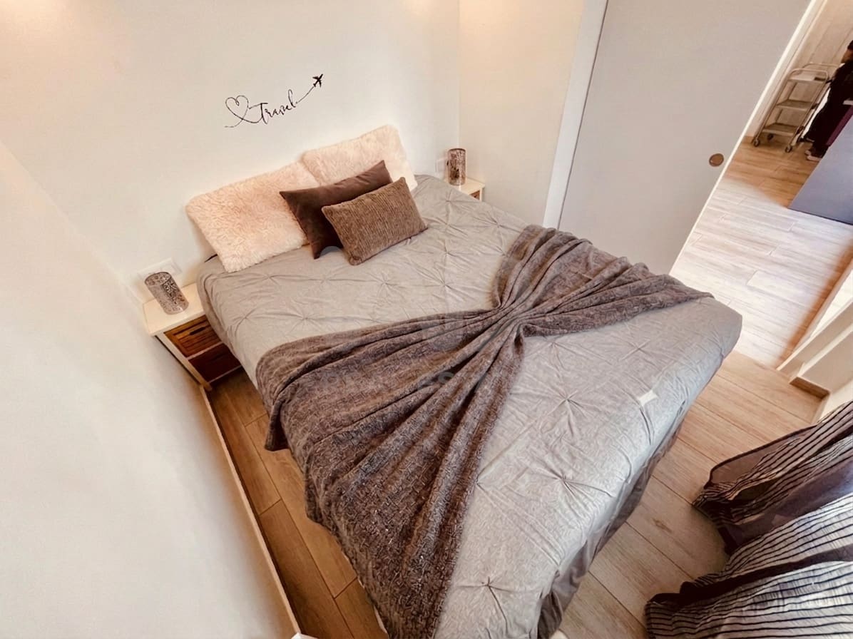 1 slaapkamer Appartement te koop in Barcelona stad met zwembad - € 249.000 (Ref: 9991010)