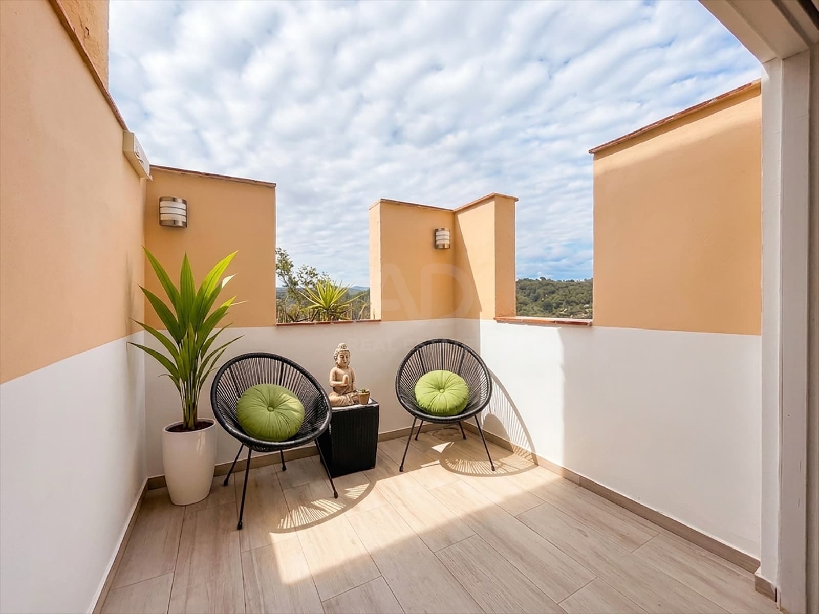 1 slaapkamer Appartement te koop in Barcelona stad met zwembad - € 249.000 (Ref: 9991010)