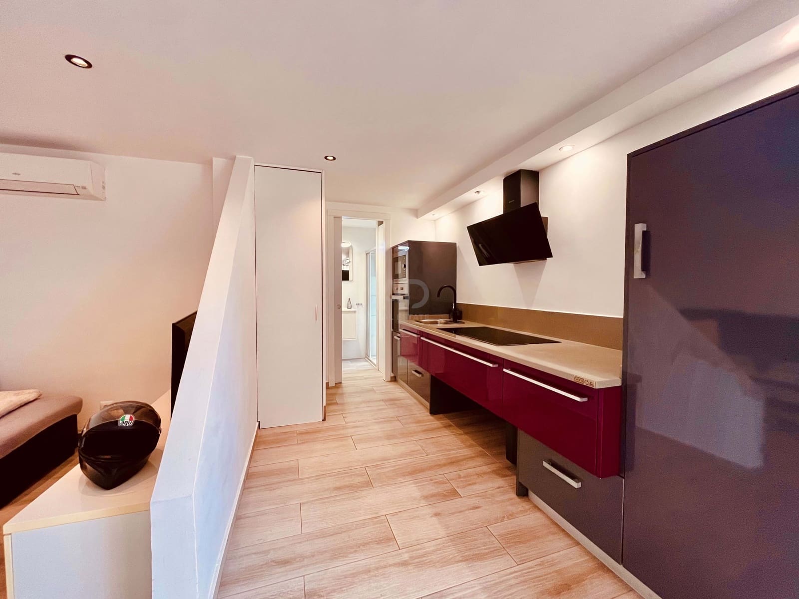 1 slaapkamer Appartement te koop in Barcelona stad met zwembad - € 249.000 (Ref: 9991010)