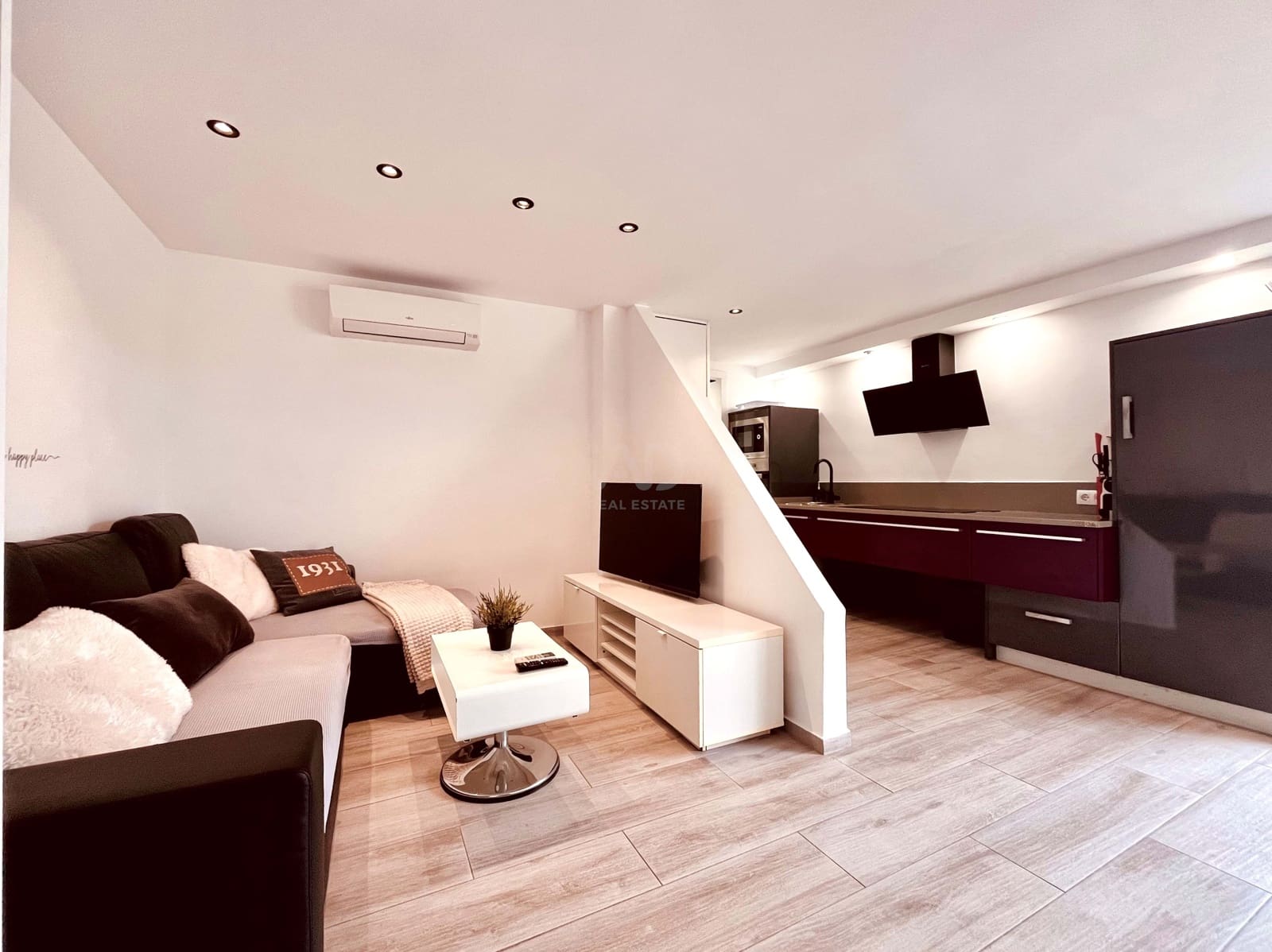1 slaapkamer Appartement te koop in Barcelona stad met zwembad - € 249.000 (Ref: 9991010)