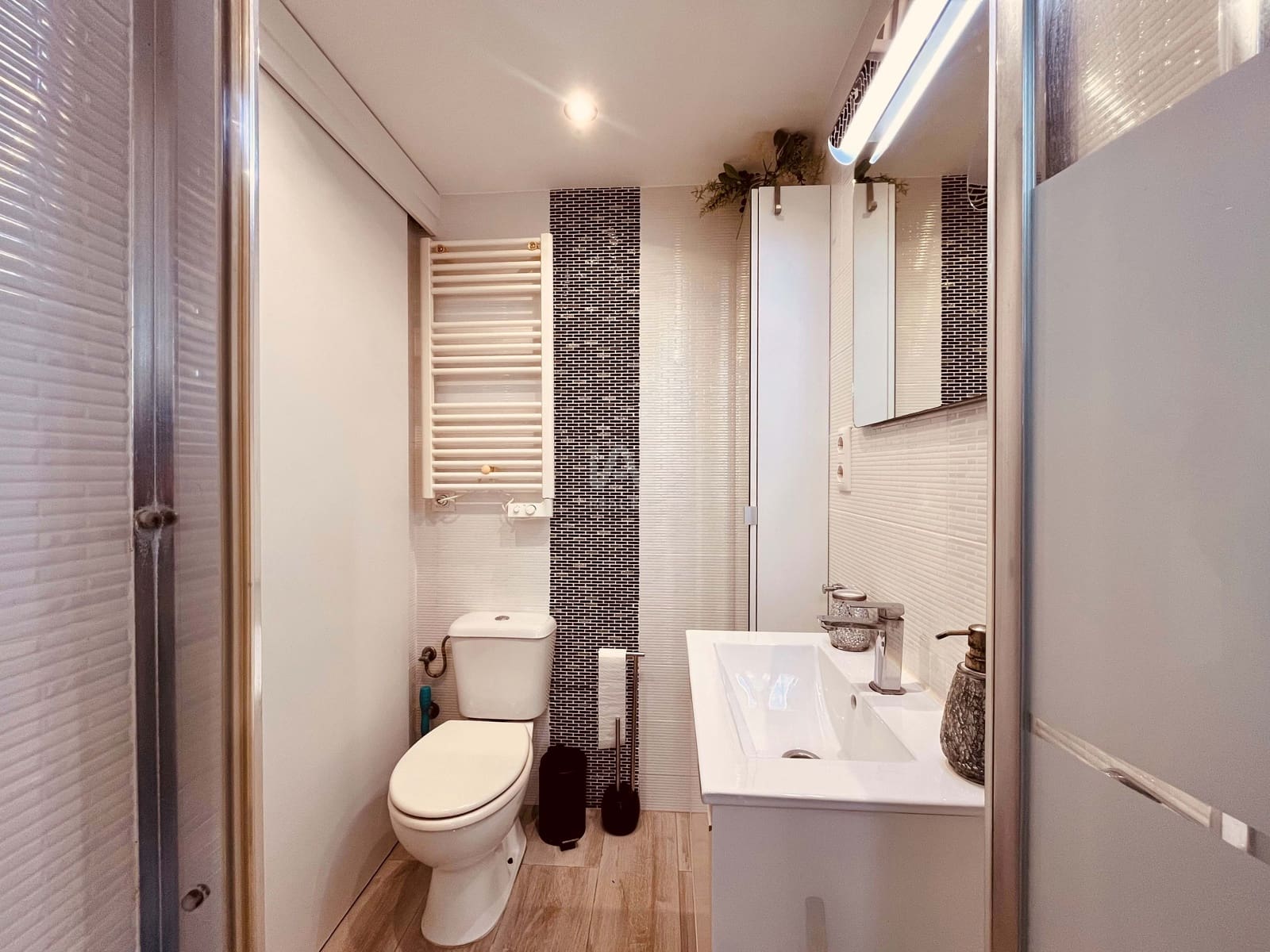 1 slaapkamer Appartement te koop in Barcelona stad met zwembad - € 249.000 (Ref: 9991010)