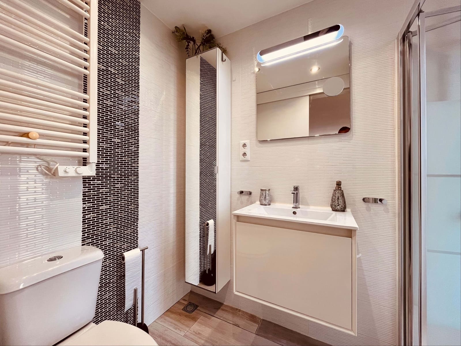 1 slaapkamer Appartement te koop in Barcelona stad met zwembad - € 249.000 (Ref: 9991010)