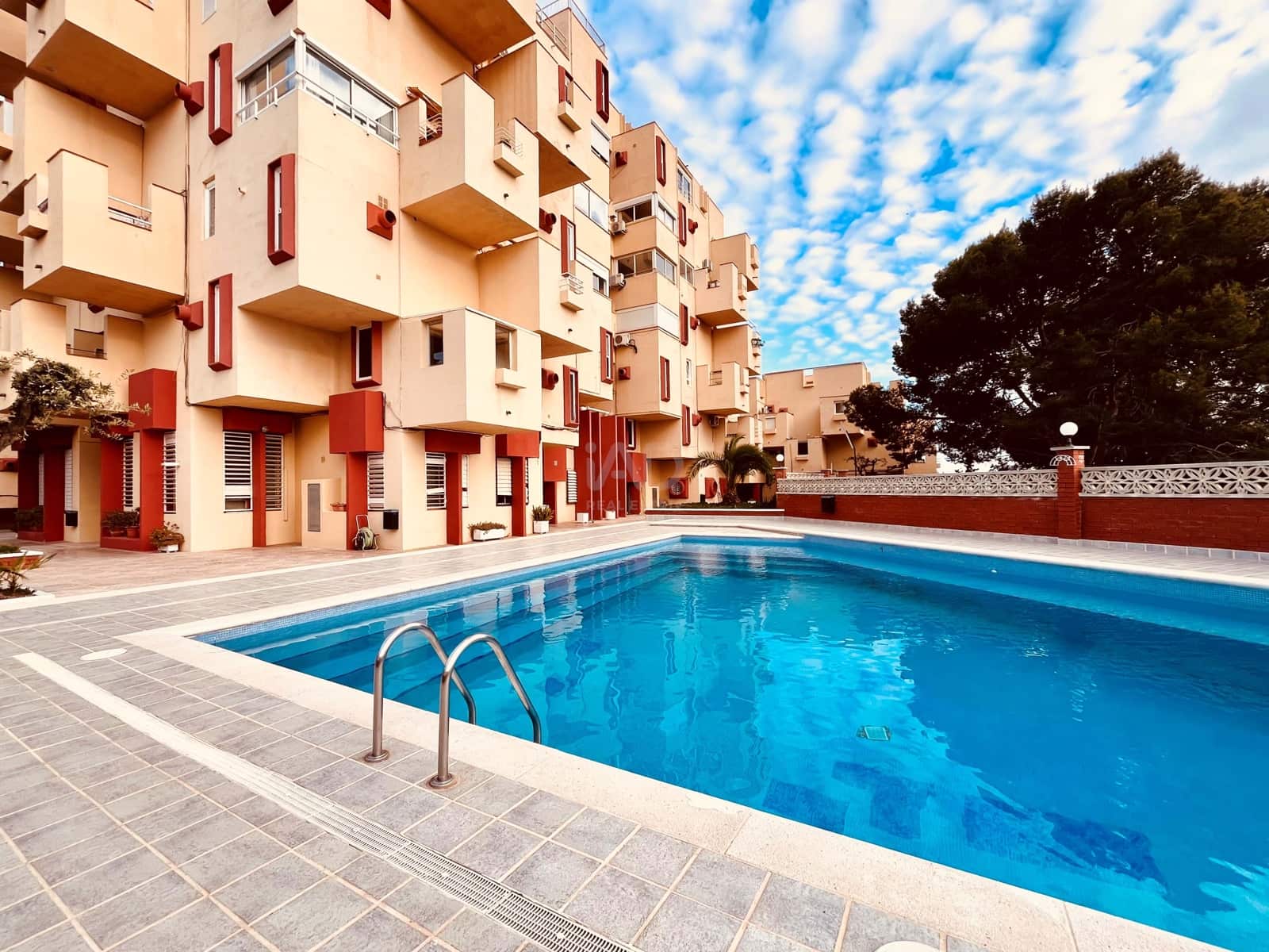 1 slaapkamer Appartement te koop in Barcelona stad met zwembad - € 249.000 (Ref: 9991010)