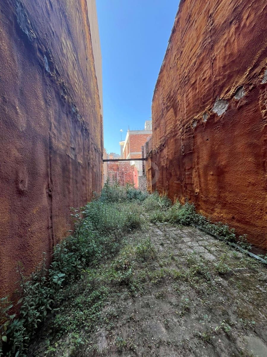 Building Plot for sale in Barcelona city - € 109,000 (Ref: 9991012)