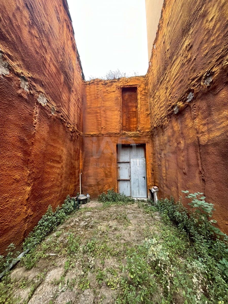 Building Plot for sale in Barcelona city - € 109,000 (Ref: 9991012)