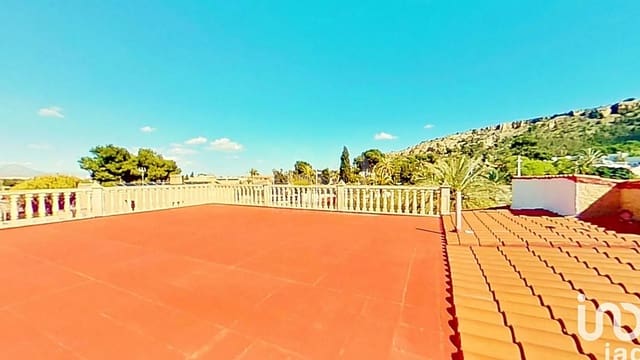 4 soveværelse Byhus til salg i Vistahermosa, Alicante by med garage - € 799.000 (Ref: 9991015)