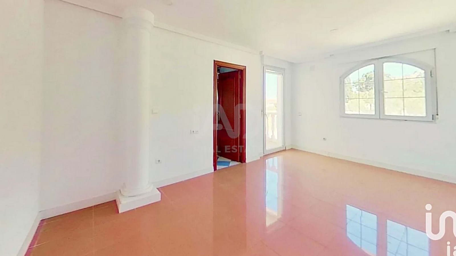 4 soveværelse Byhus til salg i Alicante by med garage - € 799.000 (Ref: 9991015)