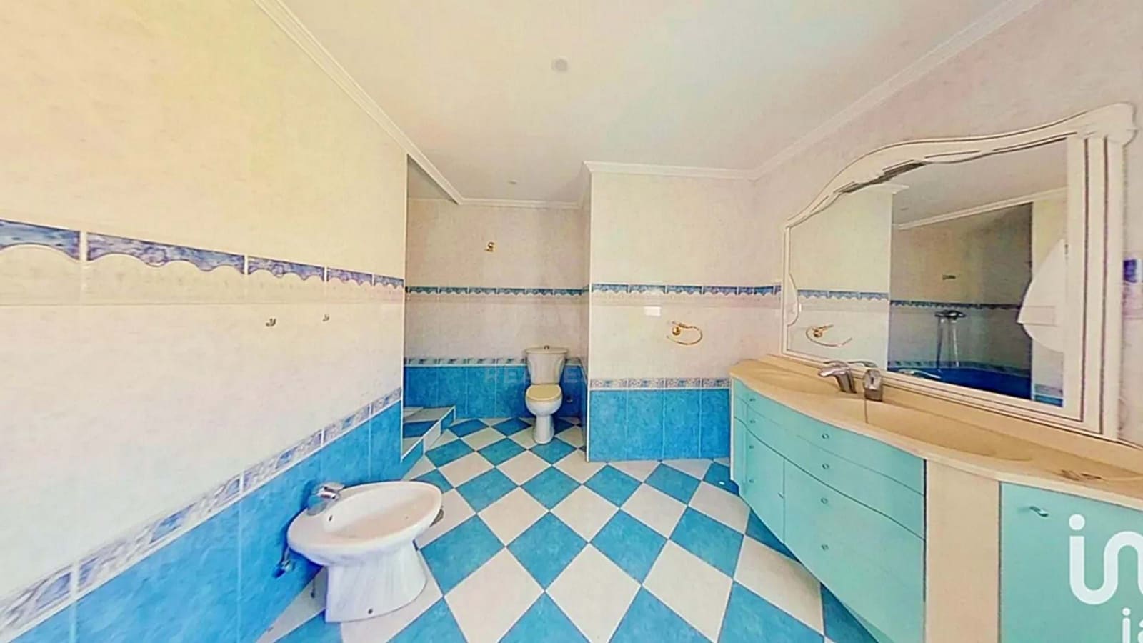 4 soveværelse Byhus til salg i Alicante by med garage - € 799.000 (Ref: 9991015)