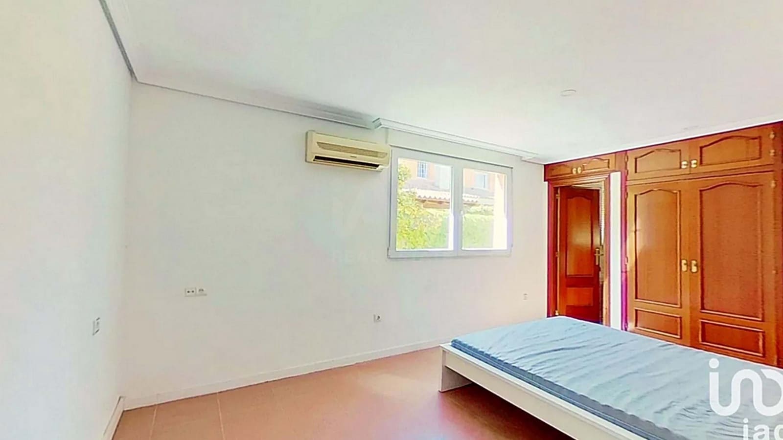 4 soveværelse Byhus til salg i Alicante by med garage - € 799.000 (Ref: 9991015)