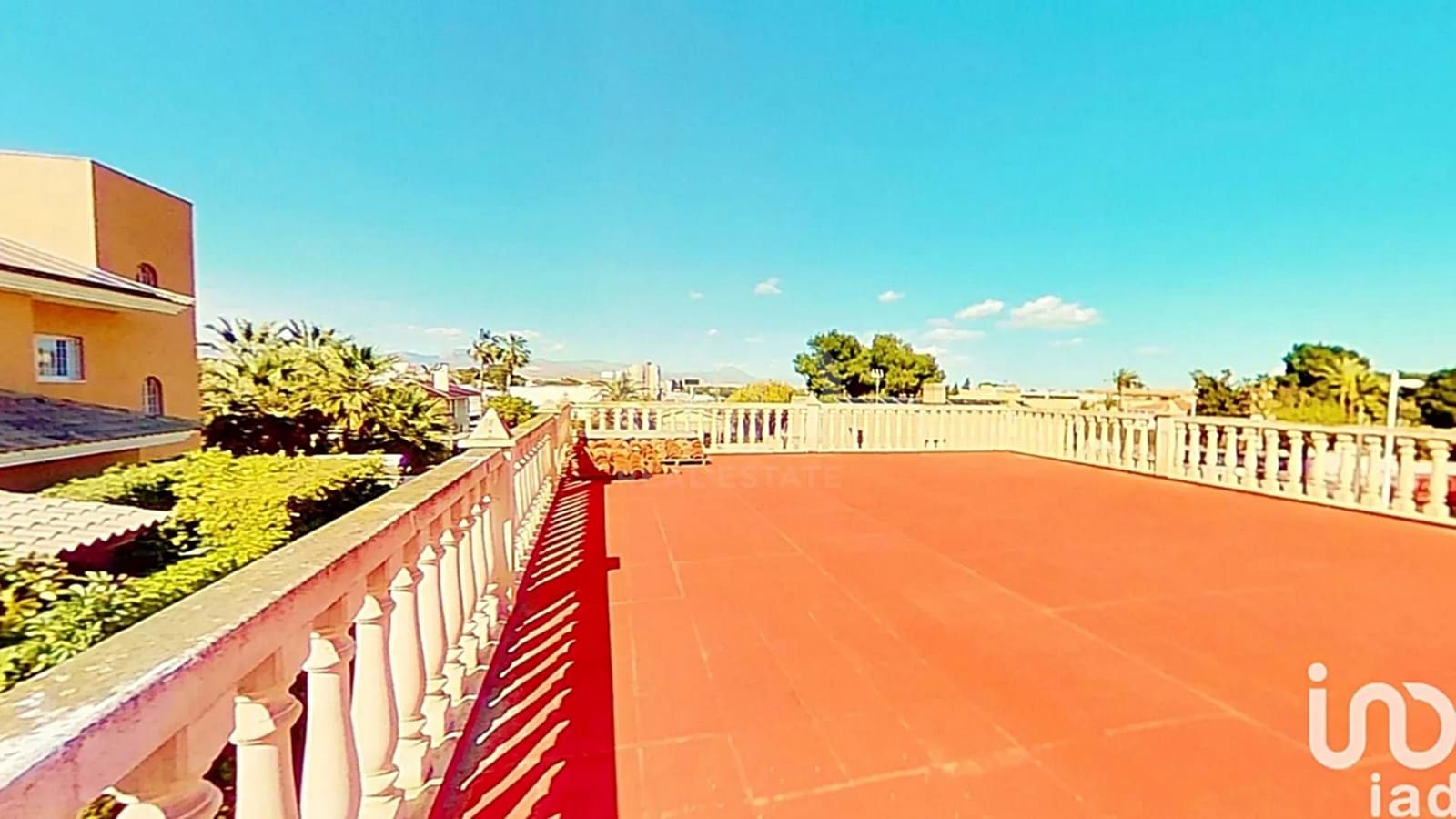 4 soveværelse Byhus til salg i Alicante by med garage - € 799.000 (Ref: 9991015)